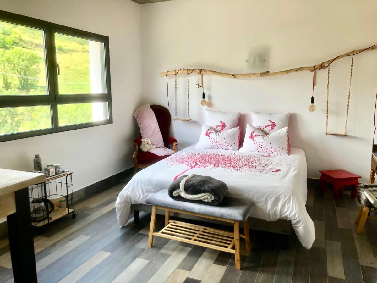 Domaine De La Rue De La Tour Bed & Breakfast Valsonne Ngoại thất bức ảnh