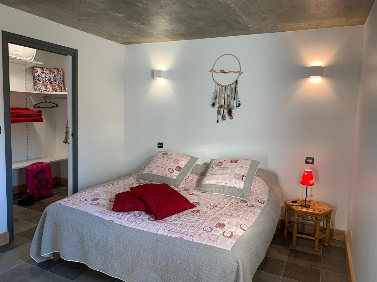 Domaine De La Rue De La Tour Bed & Breakfast Valsonne Ngoại thất bức ảnh